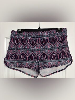 Roxy shorts size Med